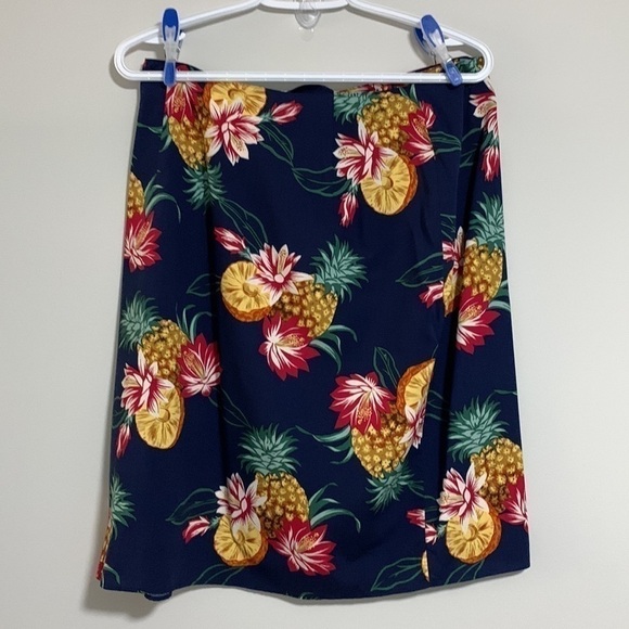 Hilo Hattie Original Hawaiian Wrap Skirt Pineapple and Floral Pattern Size M - Picture 2 of 11